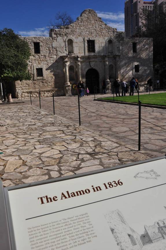 Chegando ao Alamo, em San Antonio, no sul do Texas, nos Estados Unidos